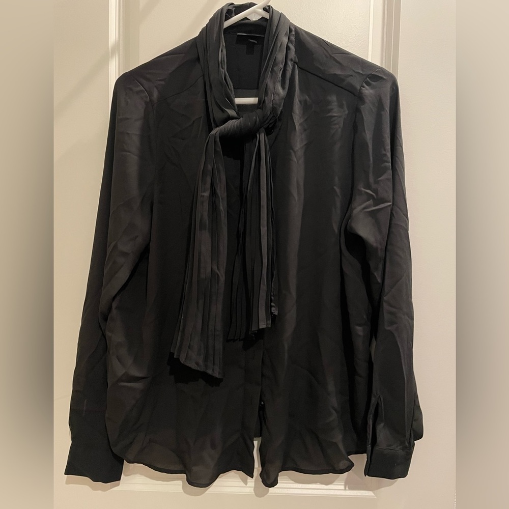 Sheer neck tie blouse - Picture 2 of 2